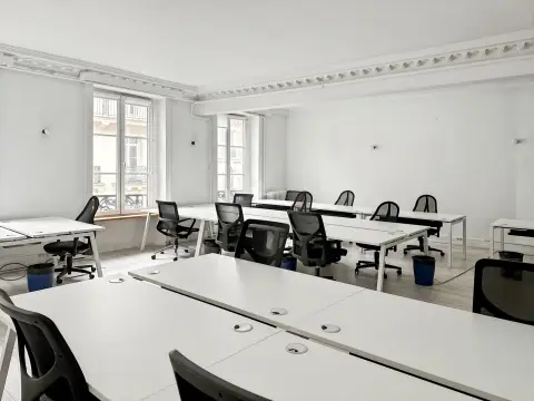 Bureau 365 m² – Paris (75010)