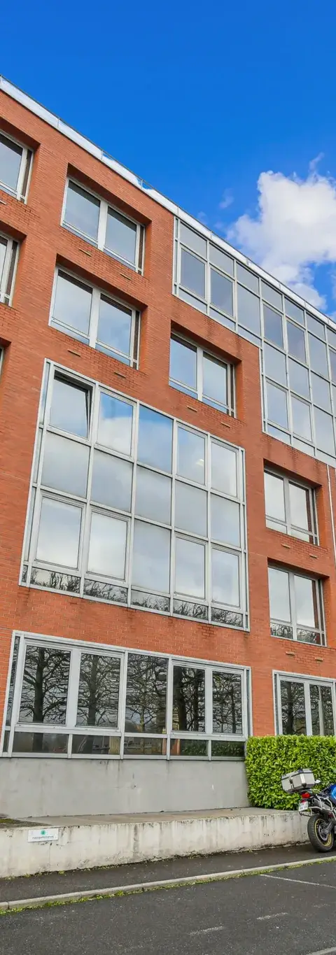 Bureau 6 786 m² – Suresnes (92158)