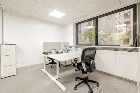 Bureau 120 m² – Paris (75007)