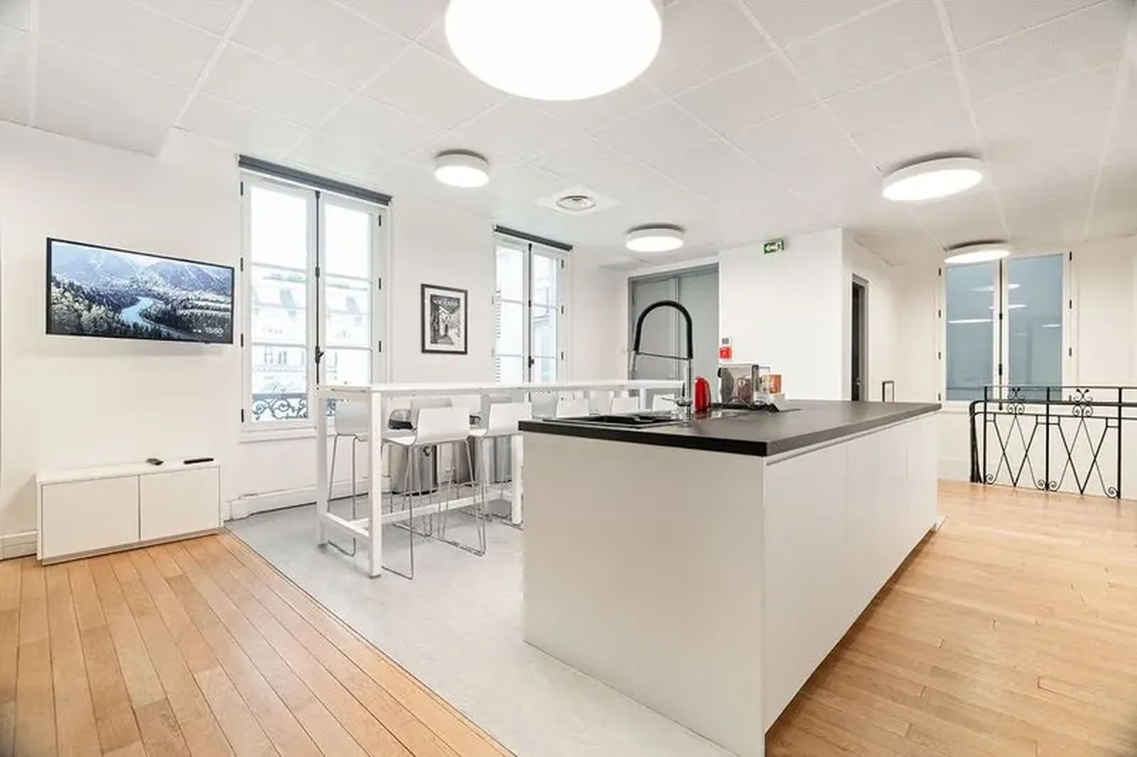 Bureau 120 m² – Paris (75007)