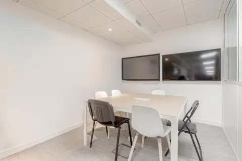 Bureau 120 m² – Paris (75007)