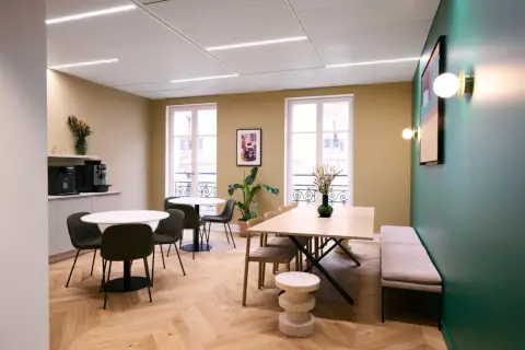 Bureau 86 m² – Paris (75008)