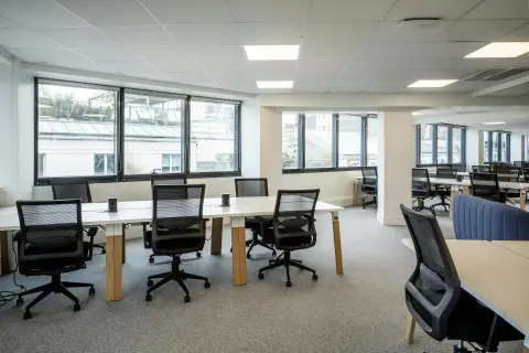 Bureau 350 m² – Paris (75017)