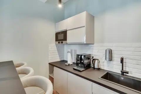Bureau 70 m² – Paris (75008)