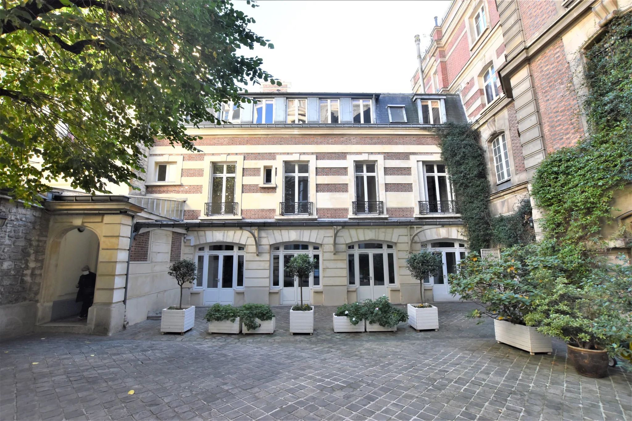 Bureau 266 m² – Paris (75007)
