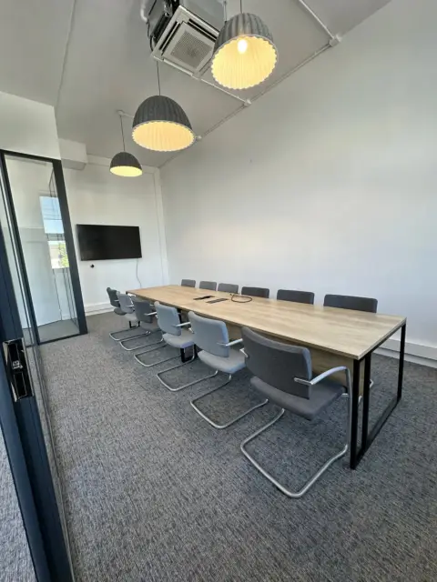 Bureau 122 m² – Clichy (92110)