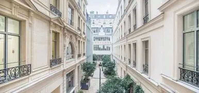 Bureau 2 916 m² – Paris (75010)