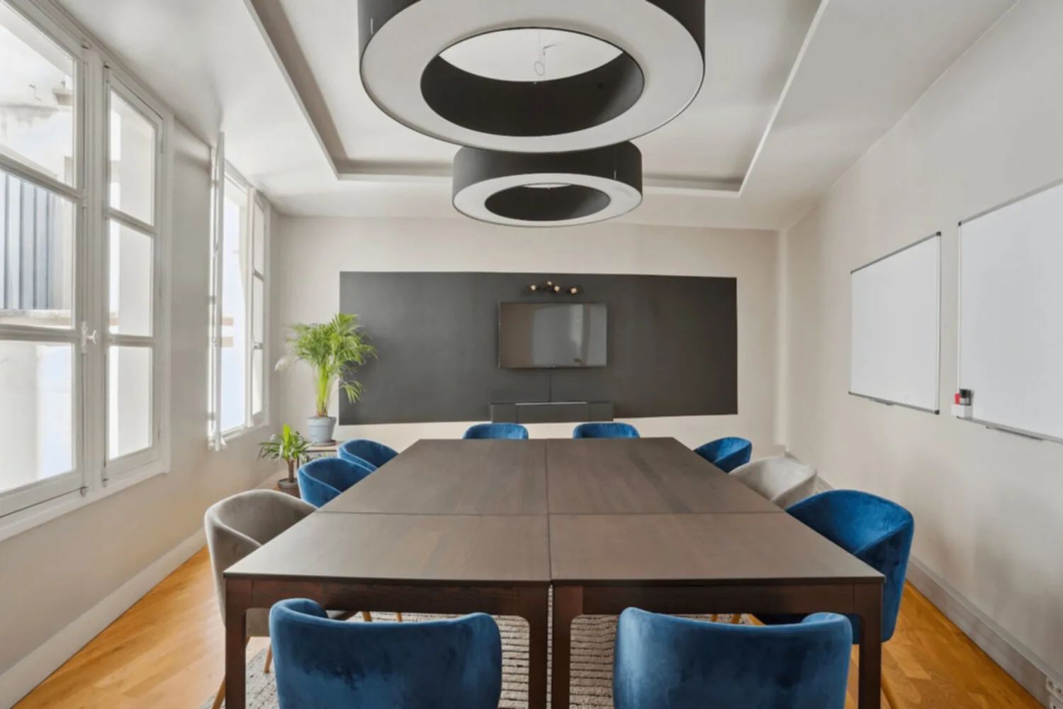 Bureau 860 m² – Paris (75116)