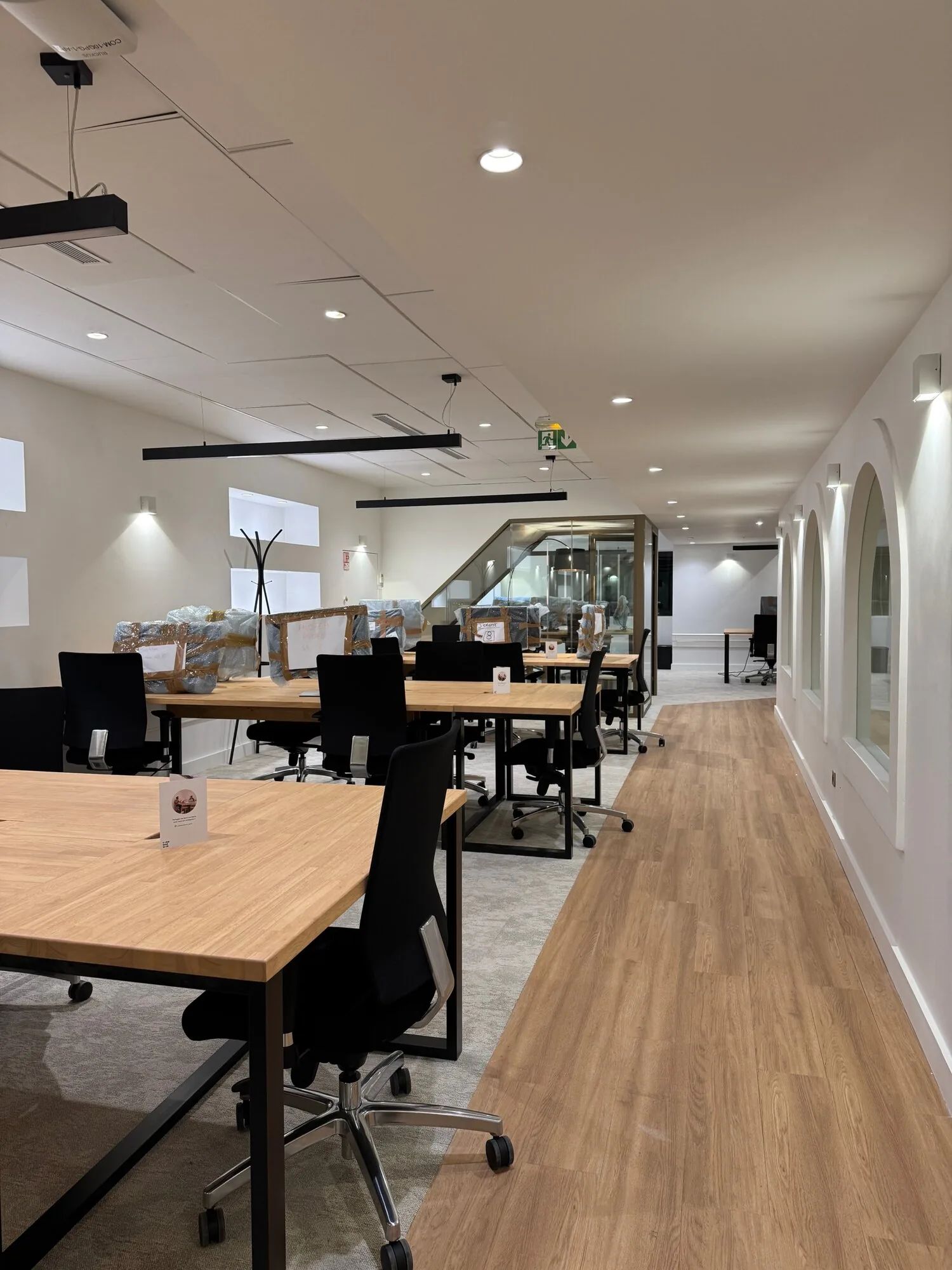 Bureau 980 m² – Paris (75116)