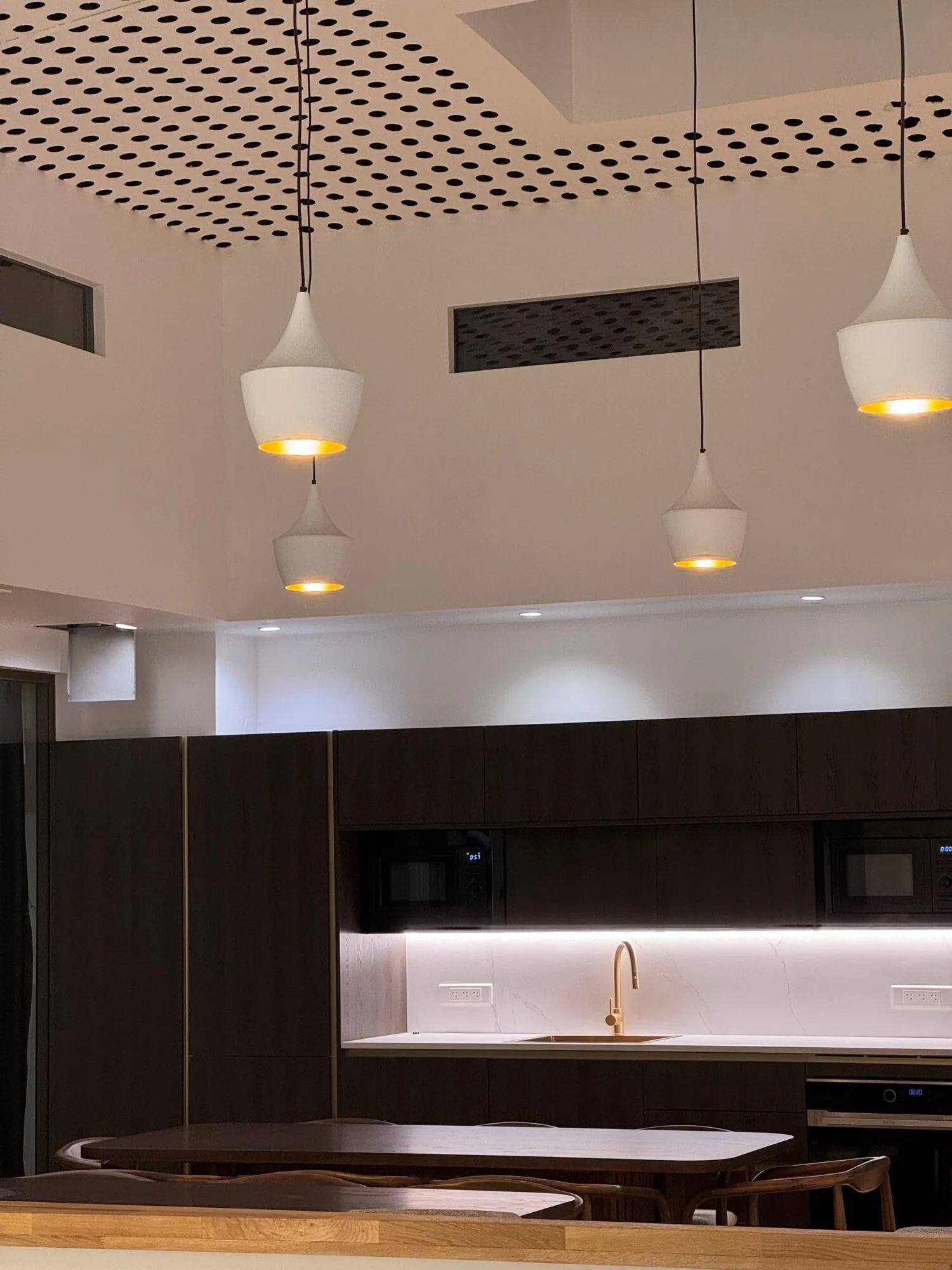 Bureau 980 m² – Paris (75116)
