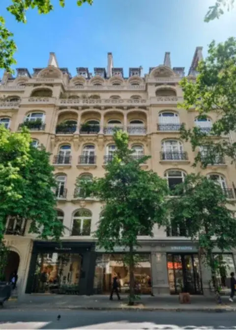 Bureau 500 m² – Paris (75116)