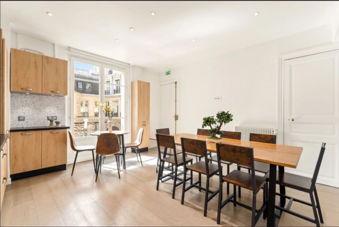 Bureau 215 m² – Paris (75009)