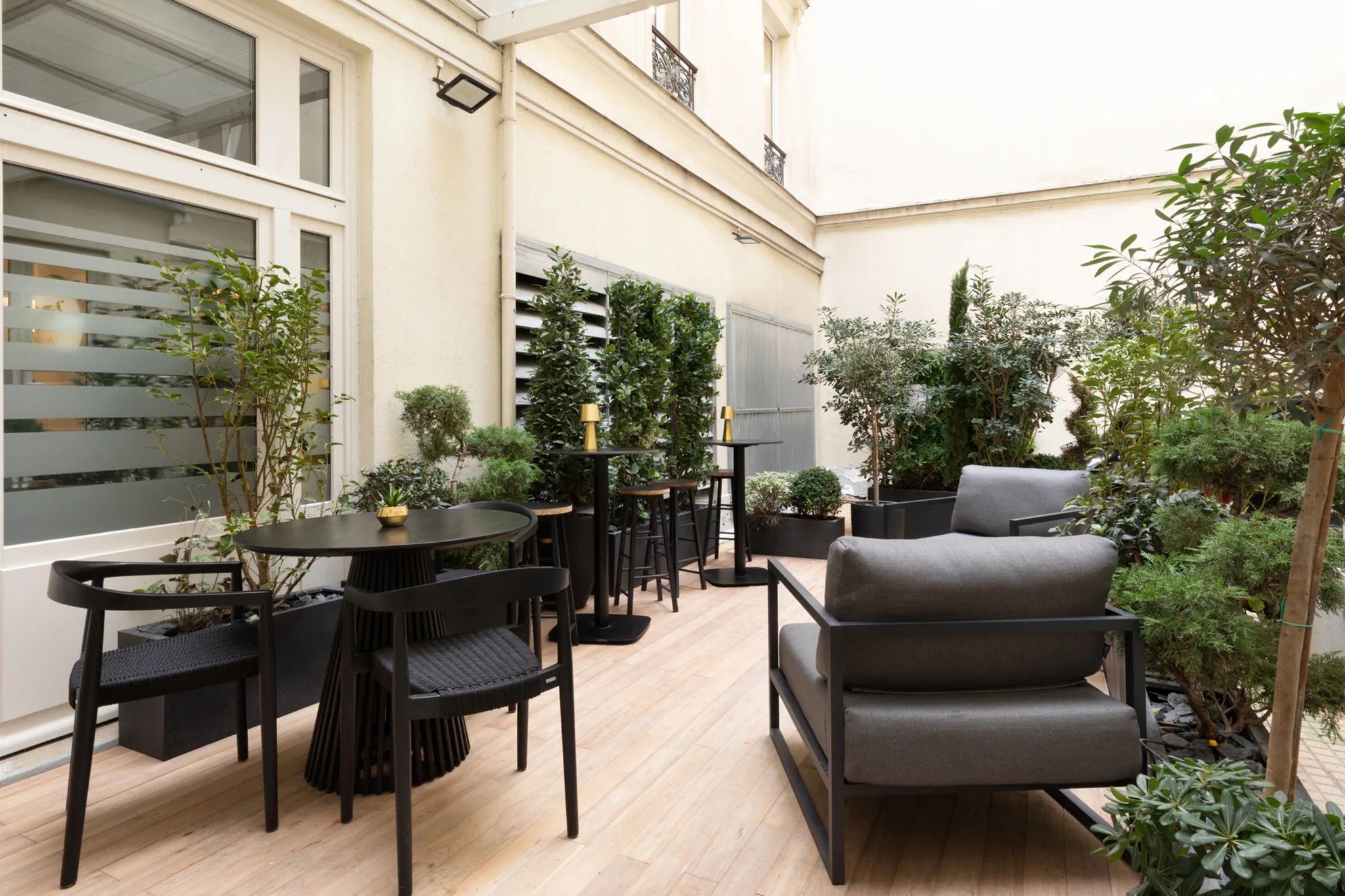 Bureau 94 m² – Paris (75116)