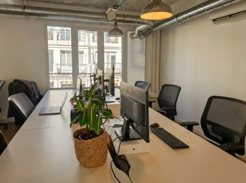 Bureau 12 m² – Paris (75010)