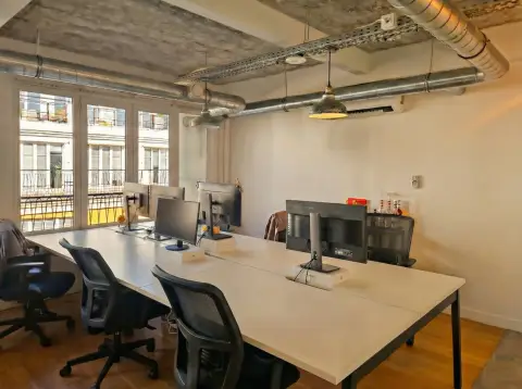Bureau 12 m² – Paris (75010)