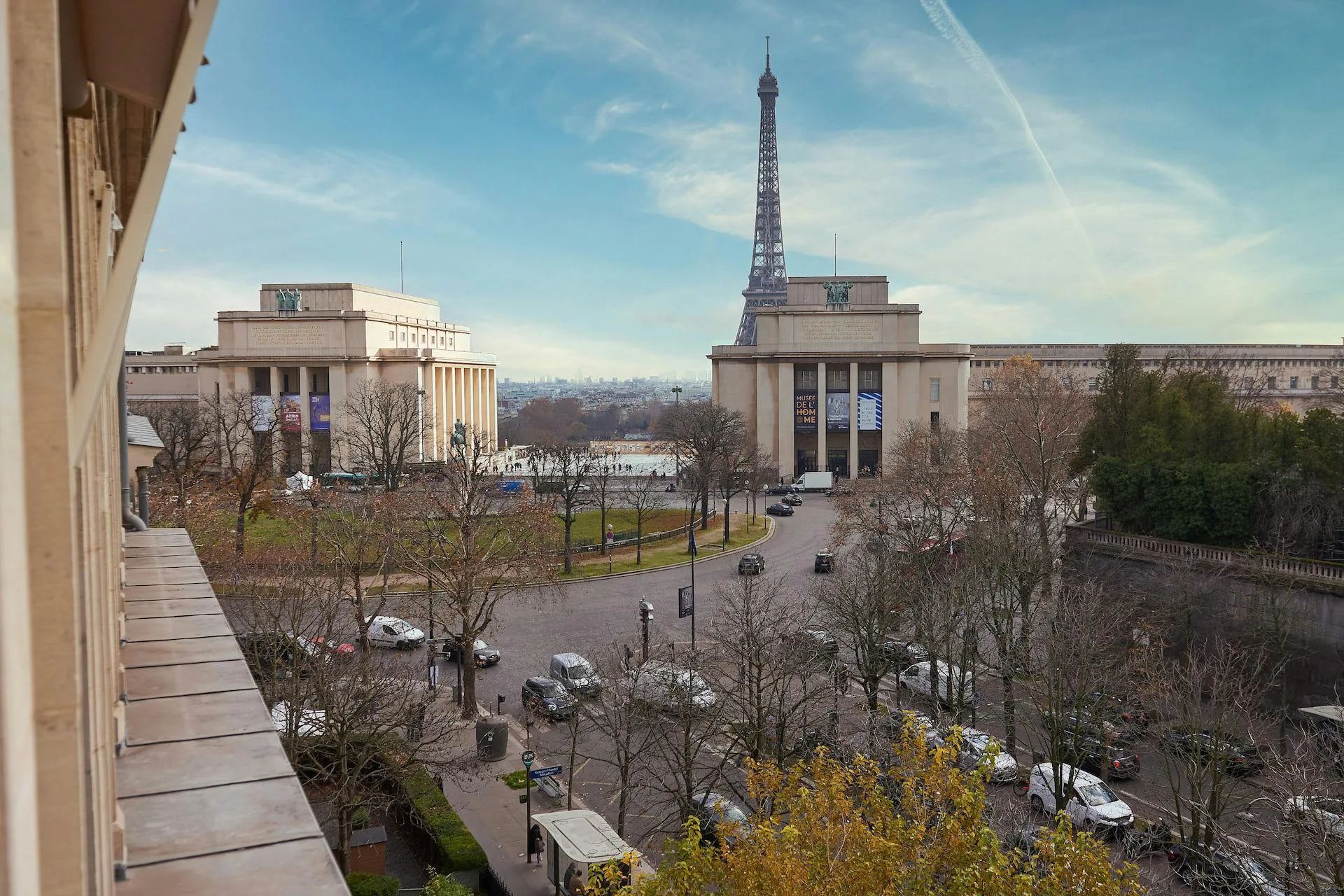 Bureau 979 m² – Paris (75016)