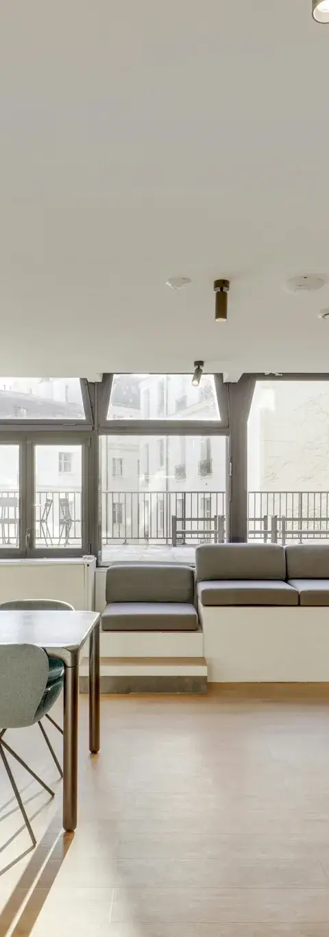 Bureau 979 m² – Paris (75016)