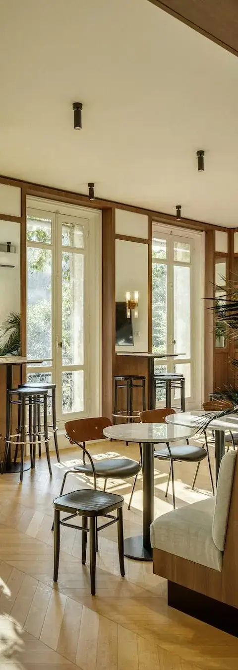 Bureau 979 m² – Paris (75016)