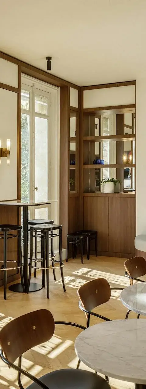 Bureau 979 m² – Paris (75016)