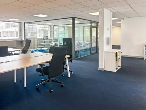 Bureau 206 m² – Paris (75019)