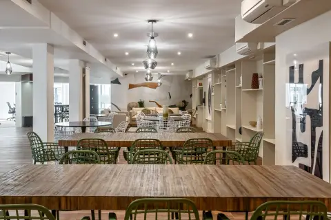Bureau 560 m² – Paris (75008)
