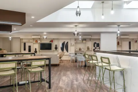 Bureau 560 m² – Paris (75008)
