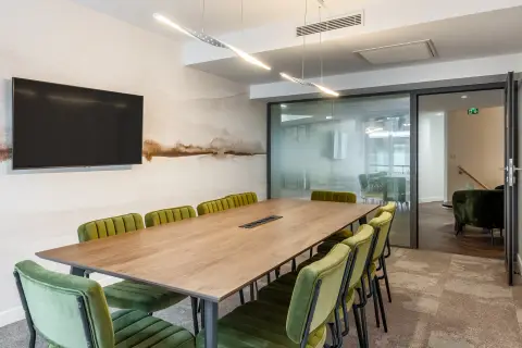 Bureau 560 m² – Paris (75008)