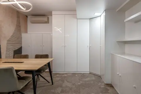 Bureau 560 m² – Paris (75008)