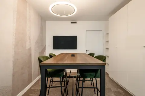 Bureau 560 m² – Paris (75008)