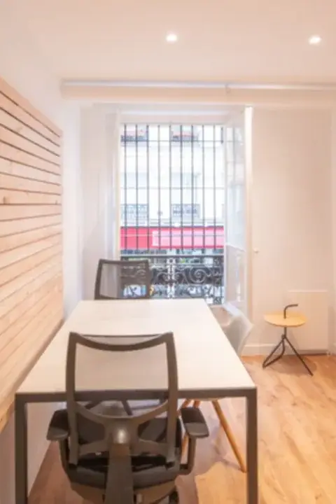 Bureau 17 m² – Paris (75002)