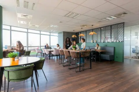 Bureau 147 m² – Saint-Denis (93200)
