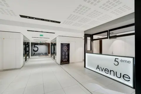 Bureau 5 554 m² – Courbevoie (92400)