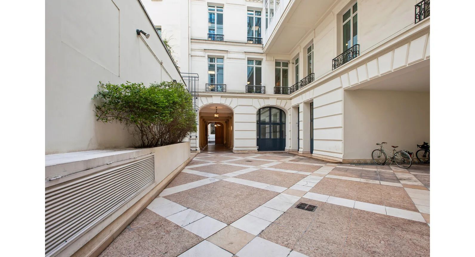 Bureau 409 m² – Paris (75009)
