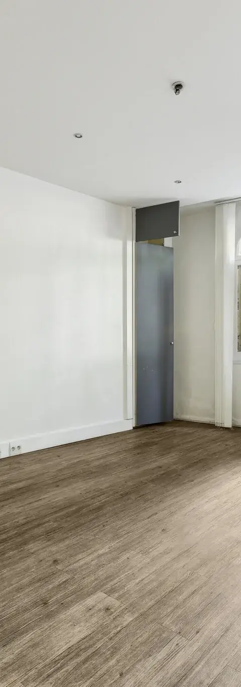 Bureau 606 m² – Paris (75016)