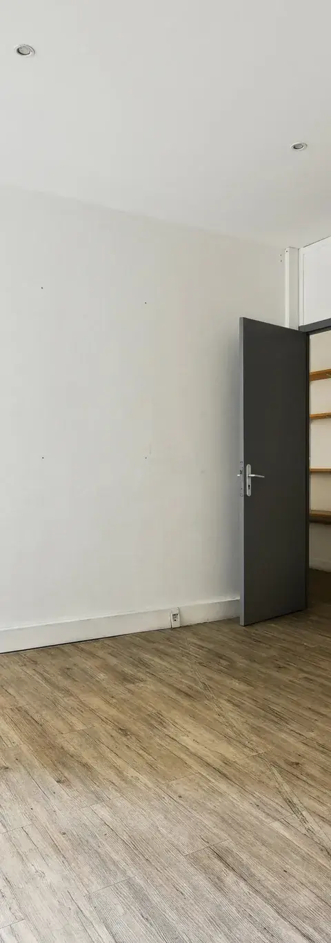 Bureau 606 m² – Paris (75016)