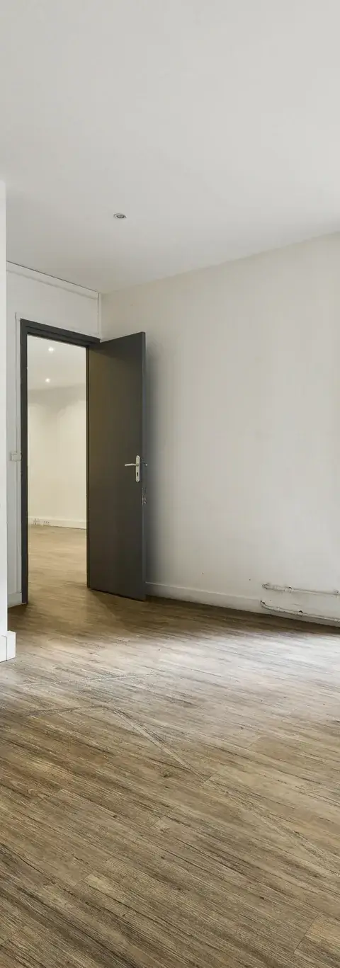 Bureau 606 m² – Paris (75016)