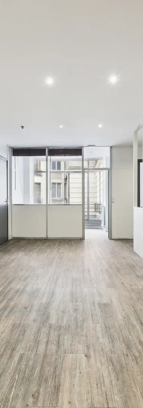 Bureau 606 m² – Paris (75016)