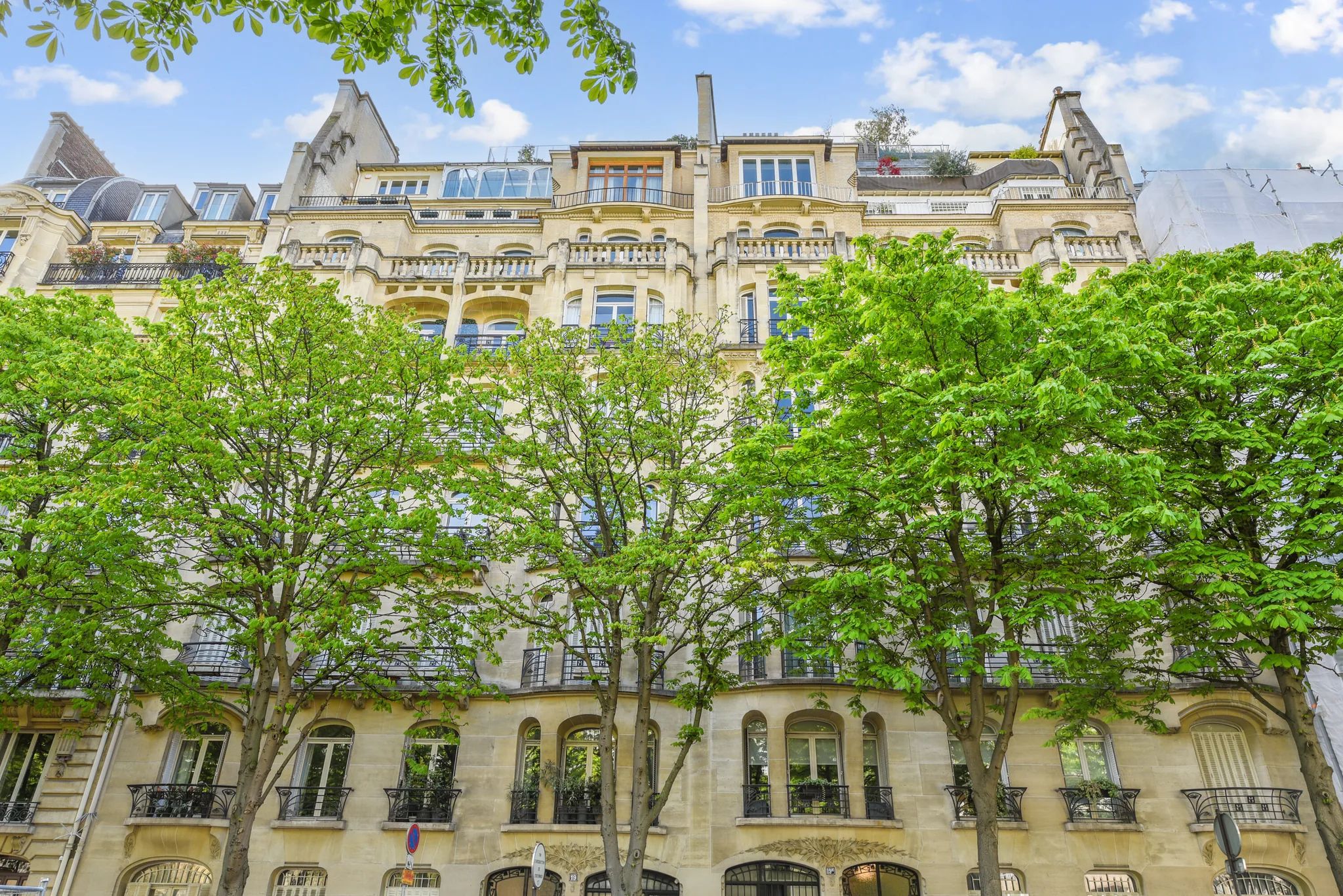 Bureau 606 m² – Paris (75016)