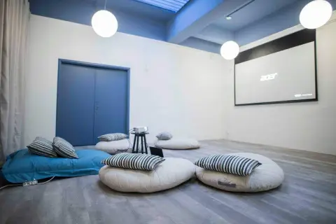 Bureau 92 625 m² – Clichy (92110)
