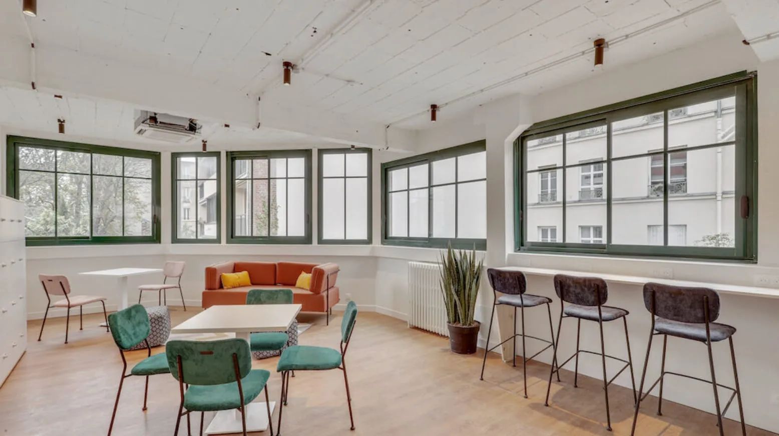 Bureau 280 m² – Paris (75019)