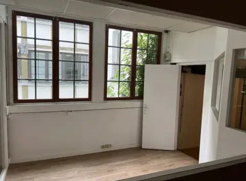 Bureau 17 m² – Paris (75011)