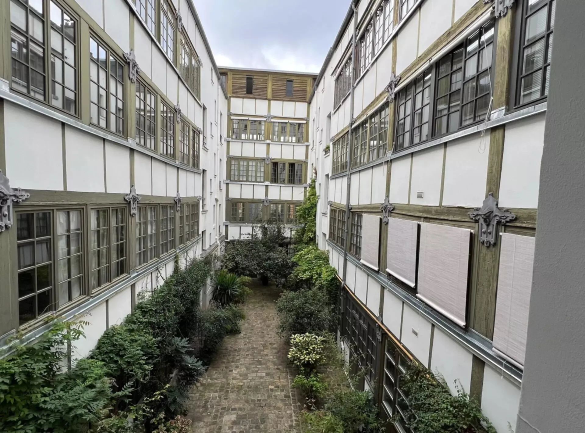 Bureau 17 m² – Paris (75011)