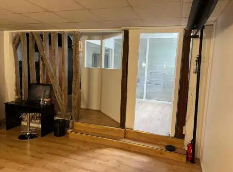 Bureau 17 m² – Paris (75011)