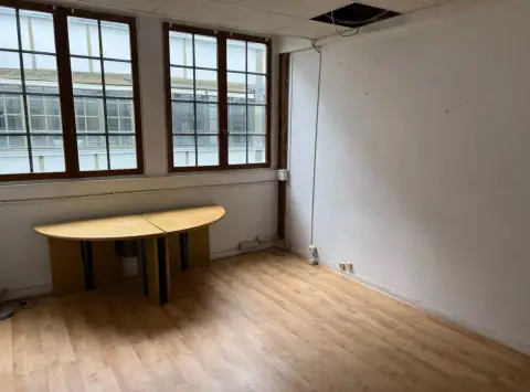 Bureau 17 m² – Paris (75011)