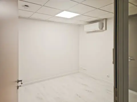 Bureau 421 m² – Paris (75015)