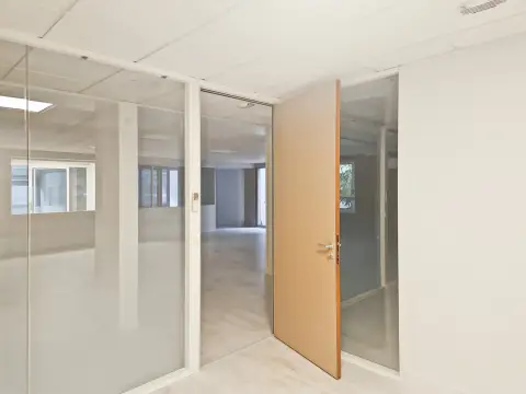 Bureau 421 m² – Paris (75015)