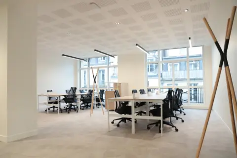Bureau 1 220 m² – Paris (75002)