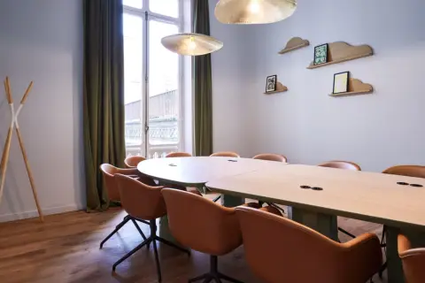 Bureau 270 m² – Paris (75008)