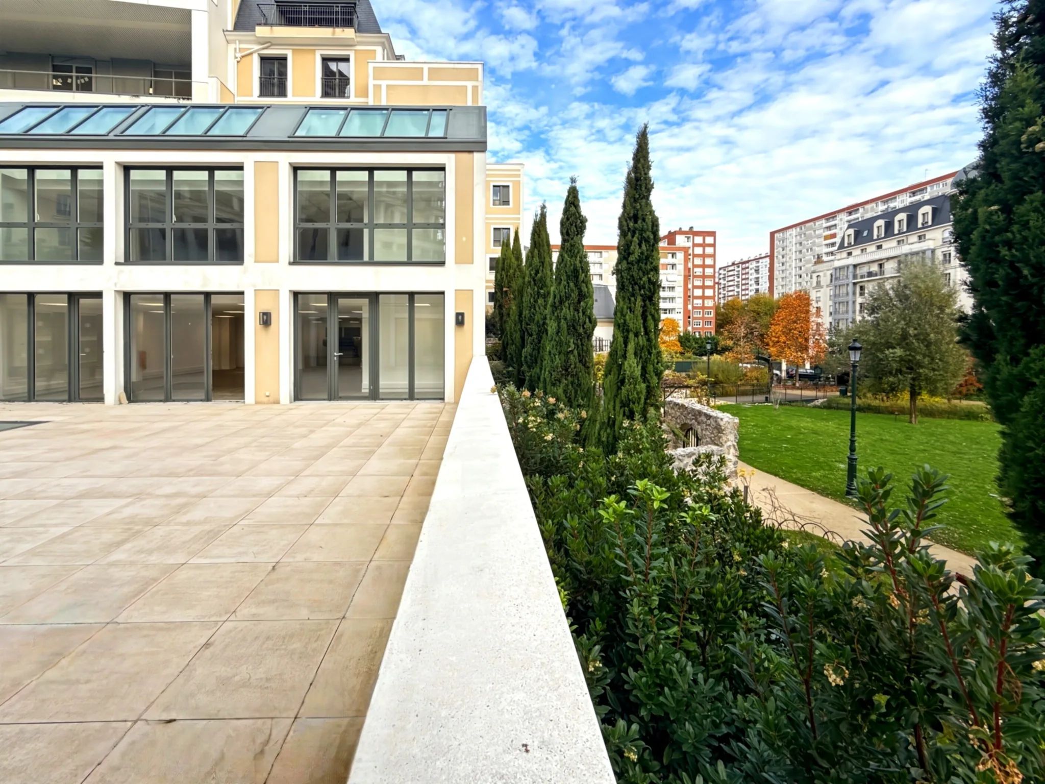 Bureau 700 m² – Puteaux (92800)