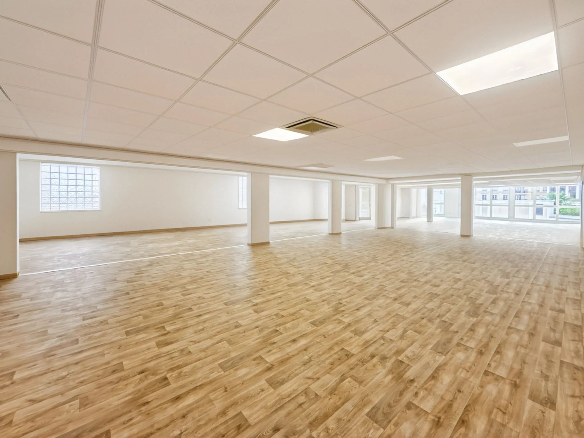 Bureau 700 m² – Puteaux (92800)